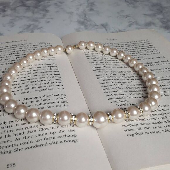 Pearls with Studded Diamonds Necklace - Picture 11 of 15